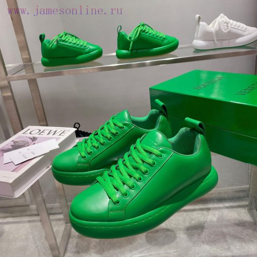 The original BottegaVeneta Baodiejia classic men's lace up sneakers were developed with top nvybais3 - Image 3
