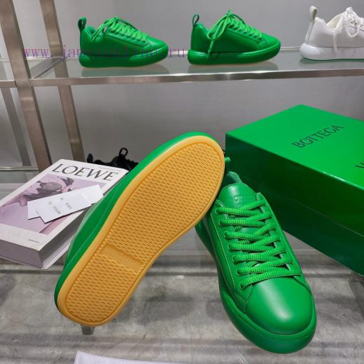 The original BottegaVeneta Baodiejia classic men's lace up sneakers were developed with top nvybais3 - Image 9