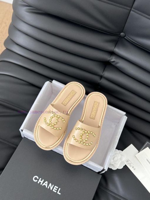 Chanel's New Double C Willow SlippersThis season's honey looks so good when dragged on footTg8moz731 - Image 3