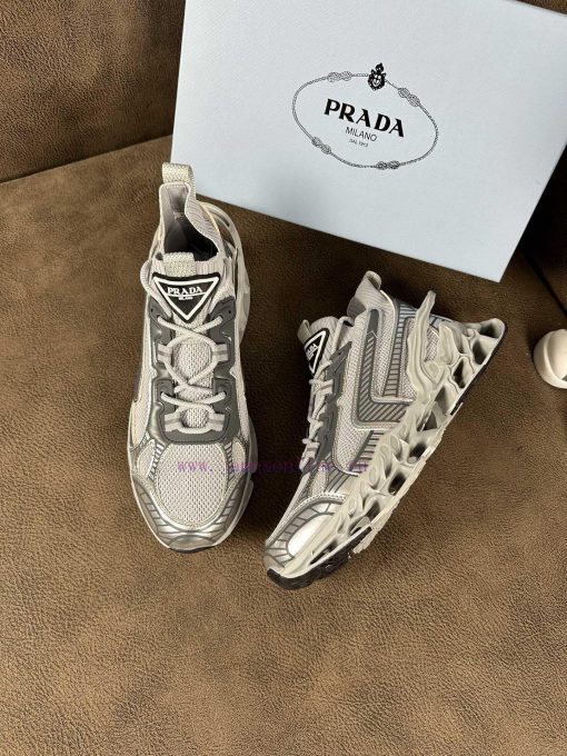 The latest 2024 collection from Prada's official website is meticulously crafted, igniting avdv7slwx - Image 5