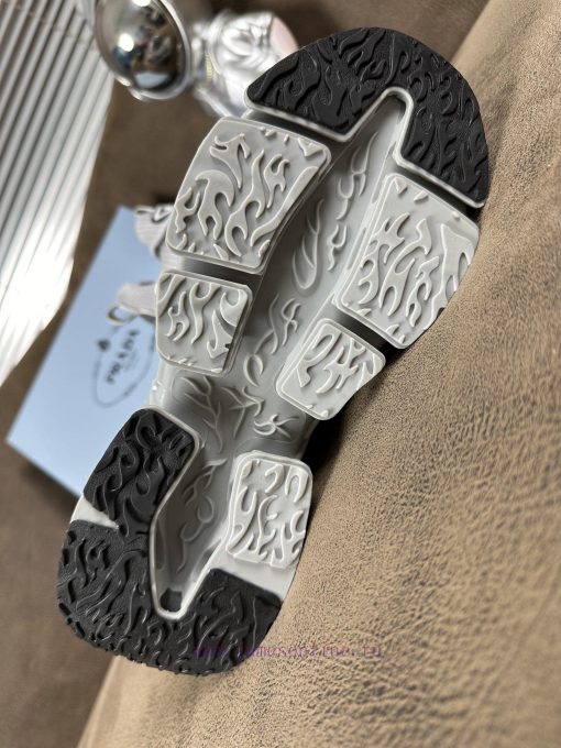 The latest 2024 collection from Prada's official website is meticulously crafted, igniting avdv7slwx - Image 10