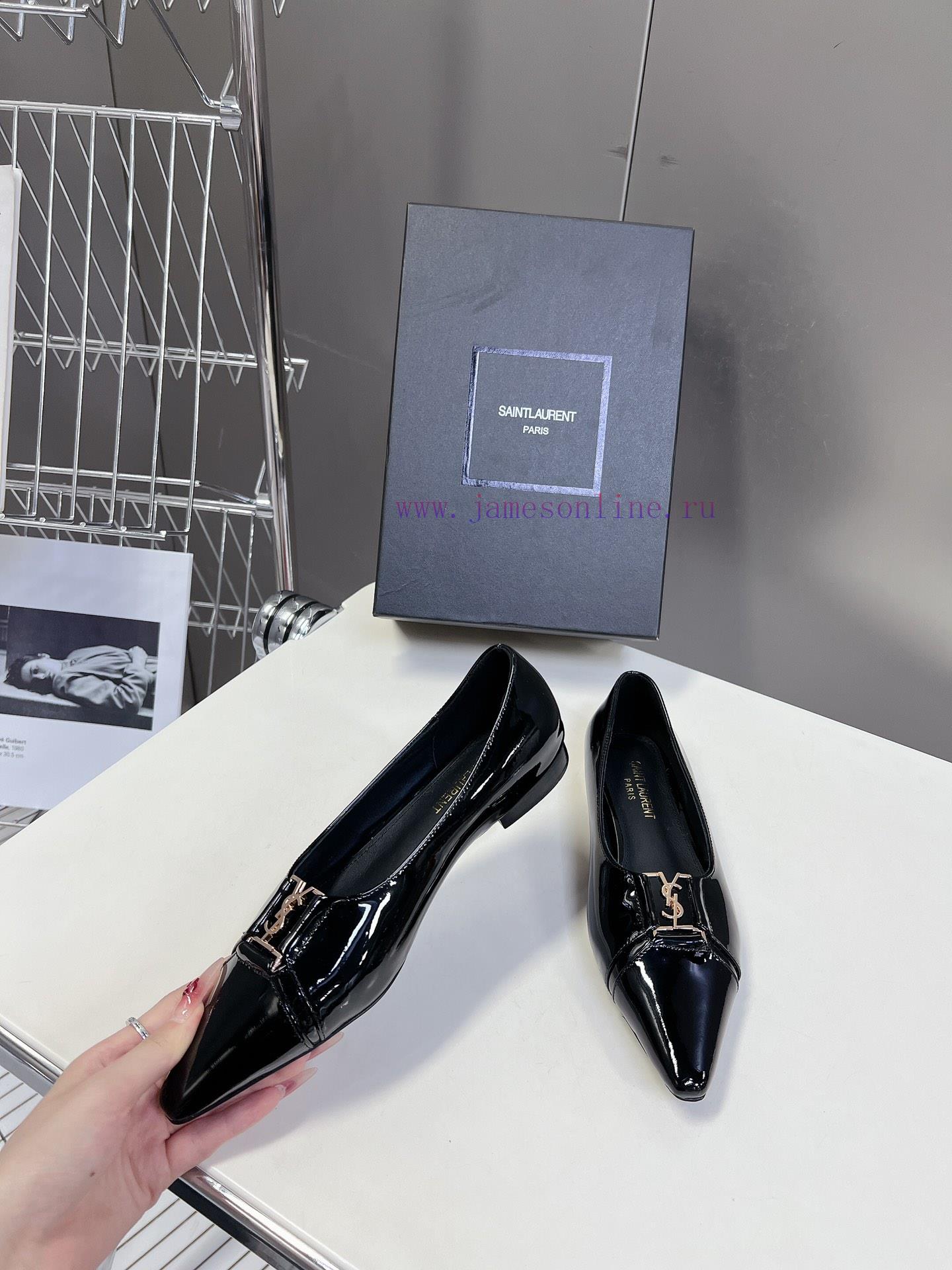 SAIN * LAURENT's new spring and summer collection has been released, featuring pointed and sahf40g83 - Image 5