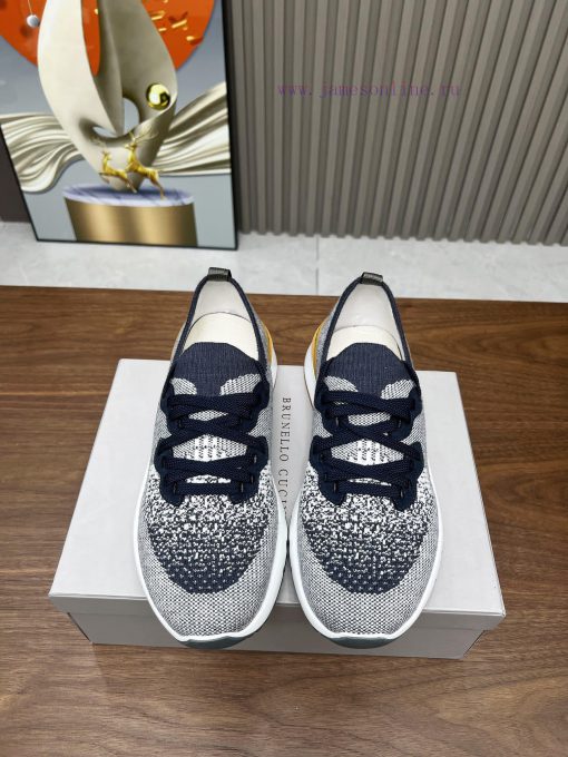 (brunellocucinelli),The fabric is made of cashmere and fly woven sheepskin, and the packagin9rsk8vg1 - Image 3