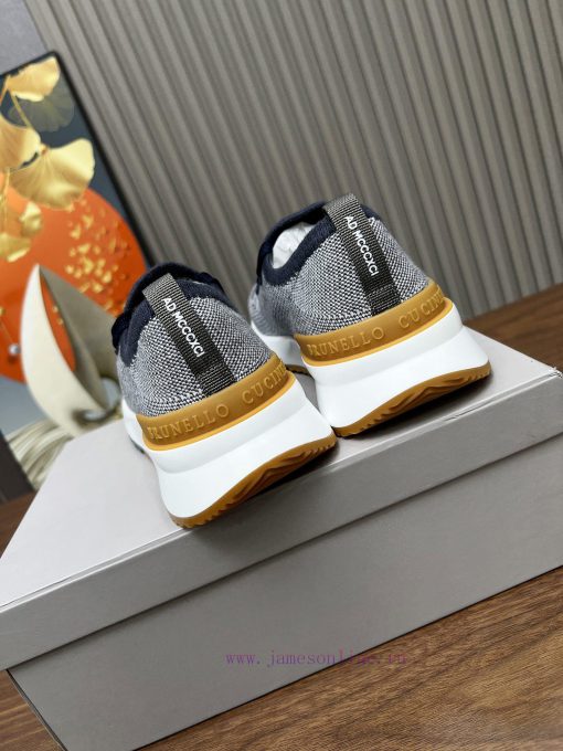 (brunellocucinelli),The fabric is made of cashmere and fly woven sheepskin, and the packagin9rsk8vg1 - Image 14