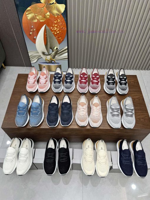 (brunellocucinelli),The fabric is made of cashmere and fly woven sheepskin, and the packagin9rsk8vg1 - Image 18
