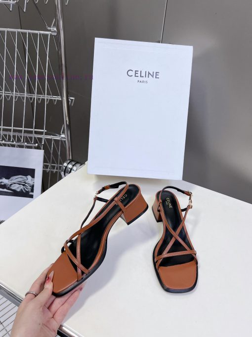 Celine's Spring/Summer Retro Triumphal Arch Fashionable Coarse Heels Sandals, Paired with Soyjp8p0b2 - Image 5