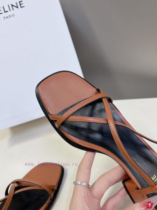 Celine's Spring/Summer Retro Triumphal Arch Fashionable Coarse Heels Sandals, Paired with Soyjp8p0b2 - Image 8