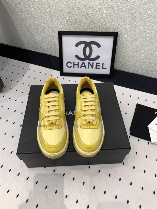 Chanel's new panda sports shoes feature top-notch and ultra complex craftsmanship. The origi6aq14pdz