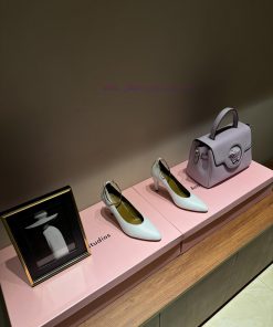 The mostFendi 24ss Fendi Series Double FF Square Head High Heel SandalsFeaturing a tapered ti5rxucpj