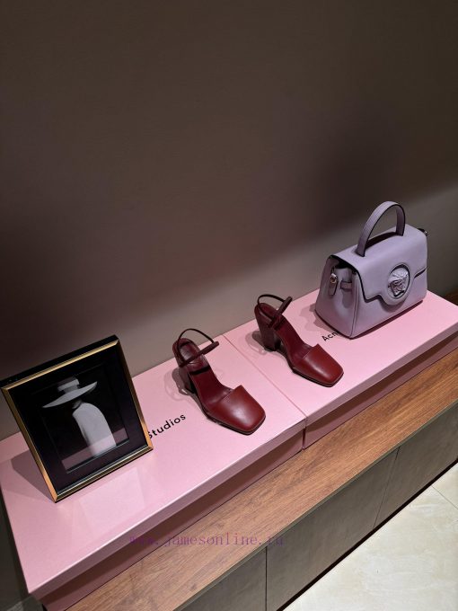 The mostFendi 24ss Fendi Series Double FF Square Head High Heel SandalsA must-have FF trailek9k4bejo
