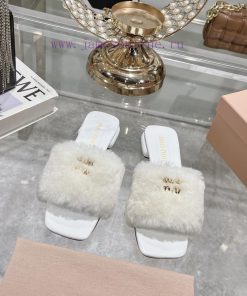 24 new Miumi * ss autumn and winter flat wool slippersTop tier—————————Zp development miumiu82rcz3dn