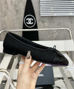 New Chanel color ballet shoes with a new lookThe classic in the original 11 replica classic qrnva2mc