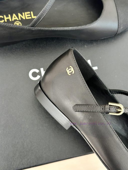 Chanel | Chanel 24P Autumn/Winter New Product ShowMary Jane shoes with thick heels in a singlbqucqnf - Image 7