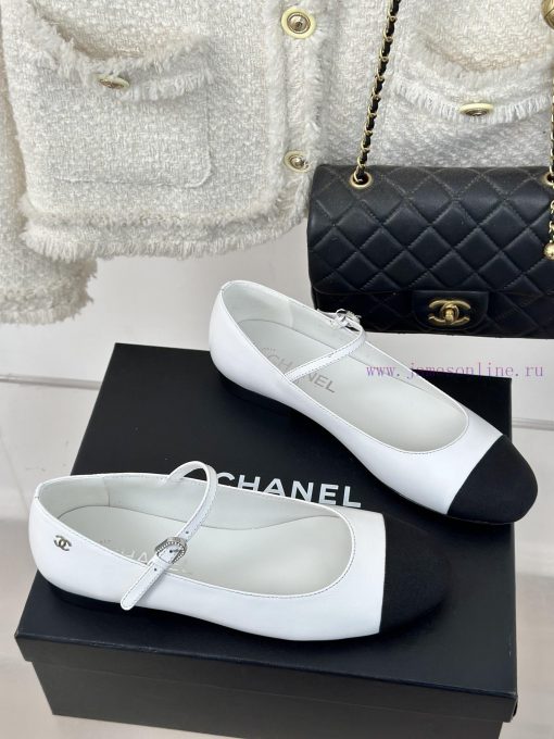 Chanel | Chanel 24P Autumn/Winter New Product ShowMary Jane shoes with thick heels in a sing7xc7wn9g - Image 4