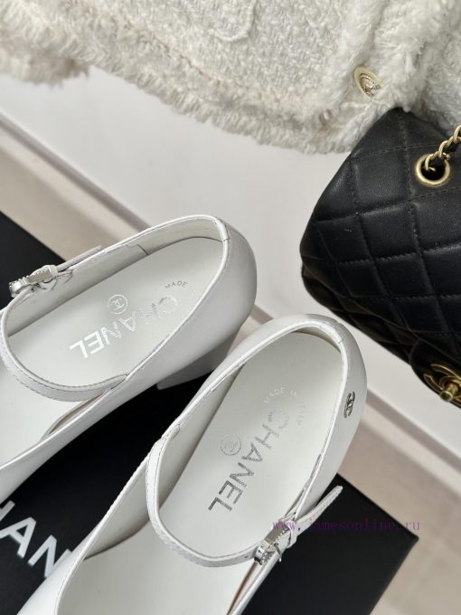 Chanel | Chanel 24P Autumn/Winter New Product ShowMary Jane shoes with thick heels in a singpug2ktrw - Image 9