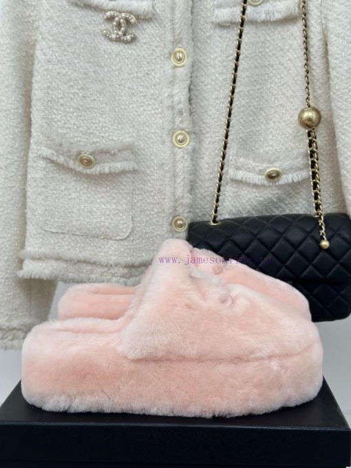 Chanel | Chanel Classic Large Pair C Hairy Half SlippersThe "First to Wear" series of walkin9bzlx5tm
