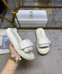 DIOR's latest popular slippers, with beige water dyed sheepskin embroidered rattan grid effeg9djwa70