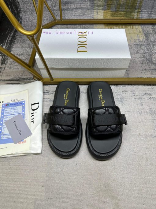 DIOR's latest popular slippers, black water dyed sheepskin embroidered rattan plaid effect, kwv5ajbm - Image 4