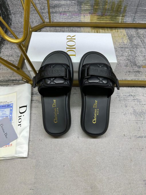 DIOR's latest popular slippers, black water dyed sheepskin embroidered rattan plaid effect, kwv5ajbm - Image 7