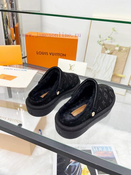 Louis Vuitton's new synchronized plush trailer is now on sale, featuring an Italian imported3zq3uj0e - Image 5