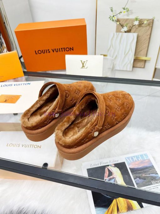 Louis Vuitton's new synchronized plush trailer is now on sale, featuring an Italian importedhlwgdr8u - Image 4