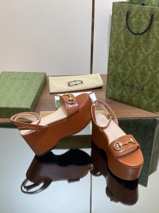 Gucci/Gucci2024 Summer New Product Waterproof Platform Saddle Buckle, Horse Hook Buckle Sand48ltzaxq - Image 9