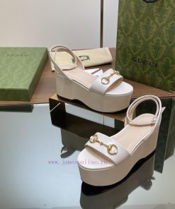 Gucci/Gucci2024 Summer New Product Waterproof Platform Saddle Buckle, Horse Hook Buckle Sand1d0z62mb