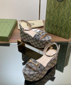 Gucci/Gucci2024 Summer New Product Waterproof Platform Saddle Buckle, Horse Hook Buckle Sandv8kcd5ak