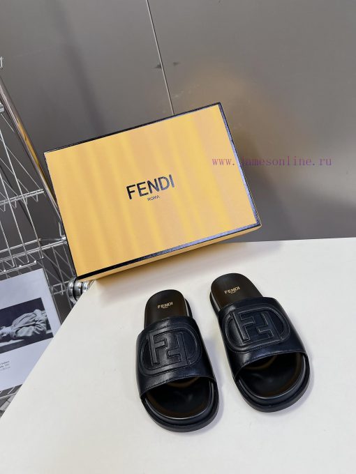 Top of the line original FENDI flat slippers, with brown original cowhide on the upper and Fieqabdt5