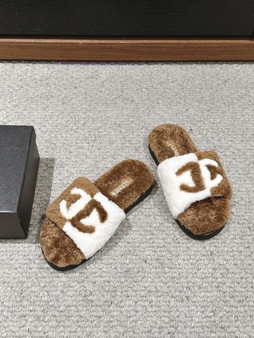 Top qualityChanel ss24 new arrival～Chanel 2024 Autumn/Winter New Letter Wool SlippersThe supk9p74q15 - Image 3