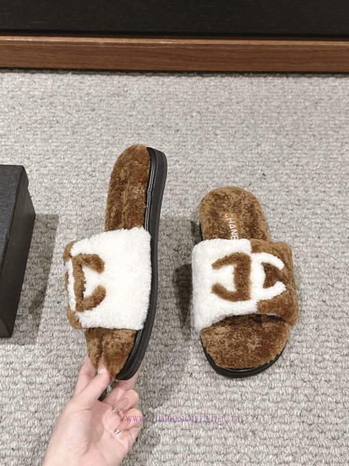 Top qualityChanel ss24 new arrival～Chanel 2024 Autumn/Winter New Letter Wool SlippersThe supk9p74q15 - Image 5