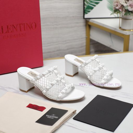The mostValentino Paris Fashion Week 2024 Spring/Summer Show CollectionThe 2024 new Valentinp8dw8zgg - Image 7