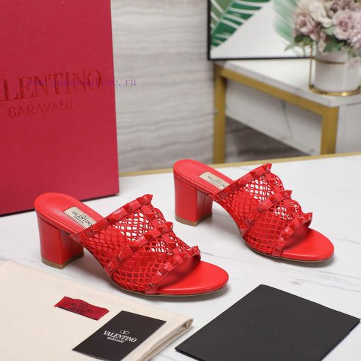 The mostValentino Paris Fashion Week 2024 Spring/Summer Show CollectionThe 2024 new Valentin2bu8qk8d - Image 6