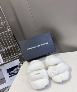 Alexander Wang's thick soled rabbit fur slippers are so beautiful~It's hard not to love themzqd15ek3