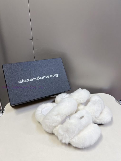 Alexander Wang's thick soled rabbit fur slippers are so beautiful~It's hard not to love themzqd15ek3 - Image 3