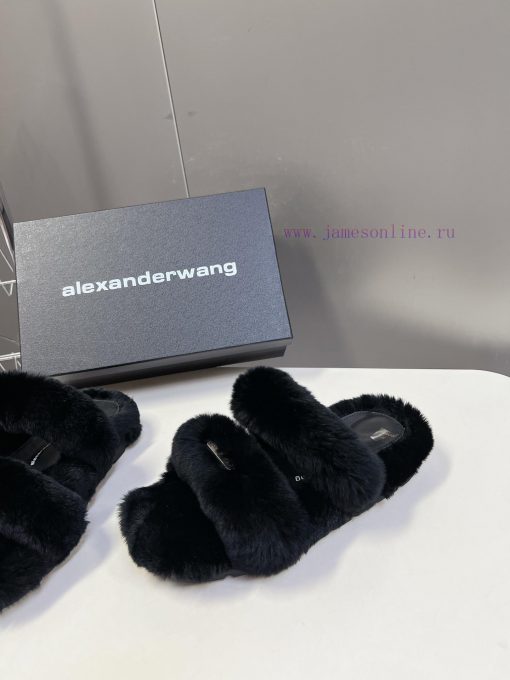 Alexander Wang's thick soled rabbit fur slippers are so beautiful~It's hard not to love themxcjyn94f - Image 4