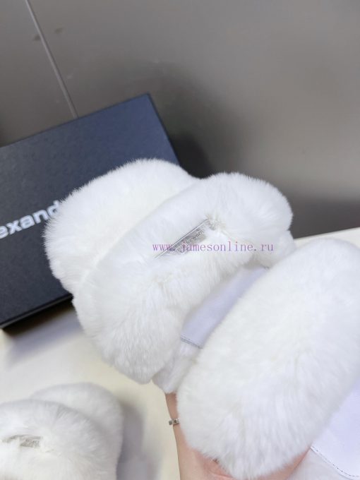 Alexander Wang's thick soled rabbit fur slippers are so beautiful~It's hard not to love themzqd15ek3 - Image 8