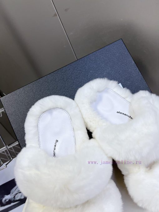 Alexander Wang's thick soled rabbit fur slippers are so beautiful~It's hard not to love themzqd15ek3 - Image 9