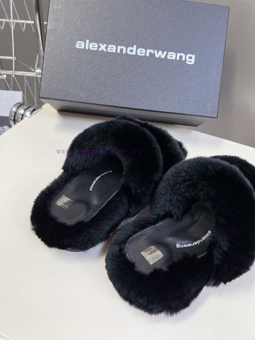 Alexander Wang's thick soled rabbit fur slippers are so beautiful~It's hard not to love themxcjyn94f - Image 9
