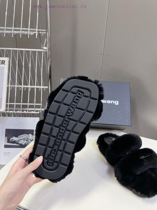 Alexander Wang's thick soled rabbit fur slippers are so beautiful~It's hard not to love themxcjyn94f - Image 10