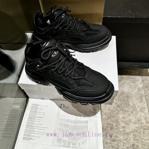 The first release of the Dior 2024 series, this C'est Dior sports shoe showcases a striking qsp5hhg4 - Image 3