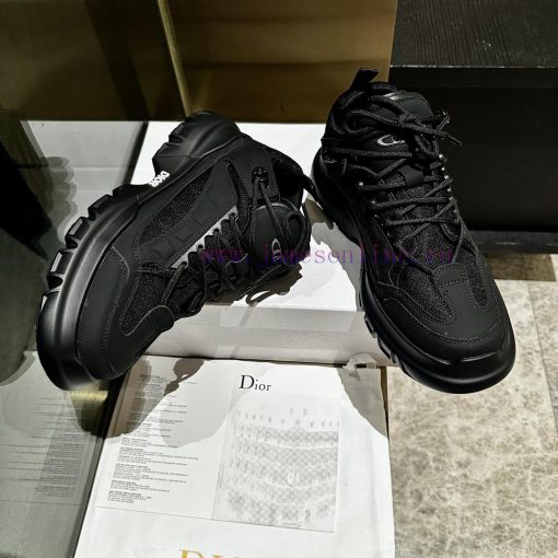 The first release of the Dior 2024 series, this C'est Dior sports shoe showcases a striking qsp5hhg4 - Image 8