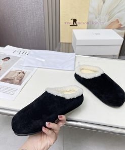 High qualityThe Row 24ss Autumn/Winter New Retro Big Head Baotou Tow, Boken Wool Tow. At fir3wnt7d4h