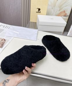 High qualityThe Row 24ss Autumn/Winter New Retro Big Head Baotou Tow, Boken Wool Tow. At firedhlcqho