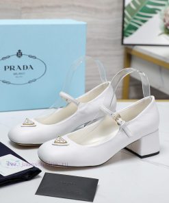 PRADA 24 𝐬𝐬 Autumn/Winter Show Women's Shoes Triangle Logo Round Head Coarse Heel Fashion Steapdiig6