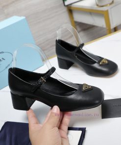 PRADA 24 𝐬𝐬 Autumn/Winter Show Women's Shoes Triangle Logo Round Head Coarse Heel Fashion St7ud1dg6i