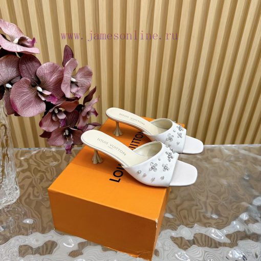 Top LV | Louis Vuitton2024 early spring new mid antique style sandals featuring rear empty s2b4srolf - Image 2