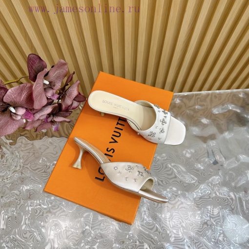 Top LV | Louis Vuitton2024 early spring new mid antique style sandals featuring rear empty s2b4srolf - Image 3