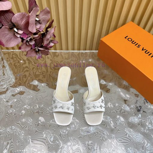Top LV | Louis Vuitton2024 early spring new mid antique style sandals featuring rear empty s2b4srolf - Image 5