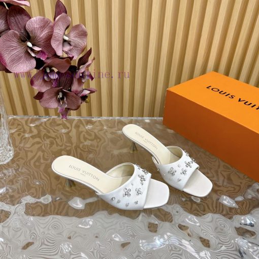 Top LV | Louis Vuitton2024 early spring new mid antique style sandals featuring rear empty s2b4srolf - Image 9